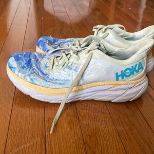 HOKA Clifton 8